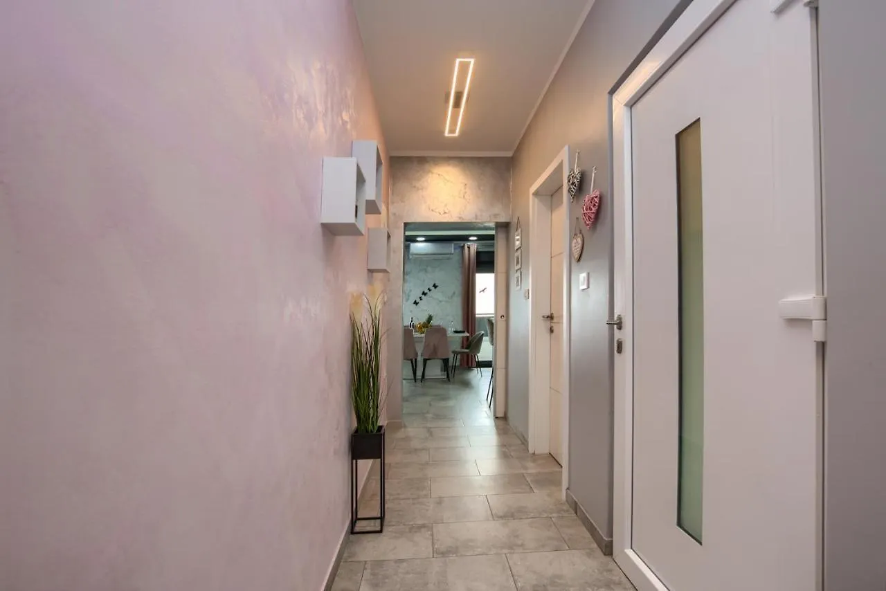 Luksuzni Apartmani Asi S Bazenom Fazana Croatia