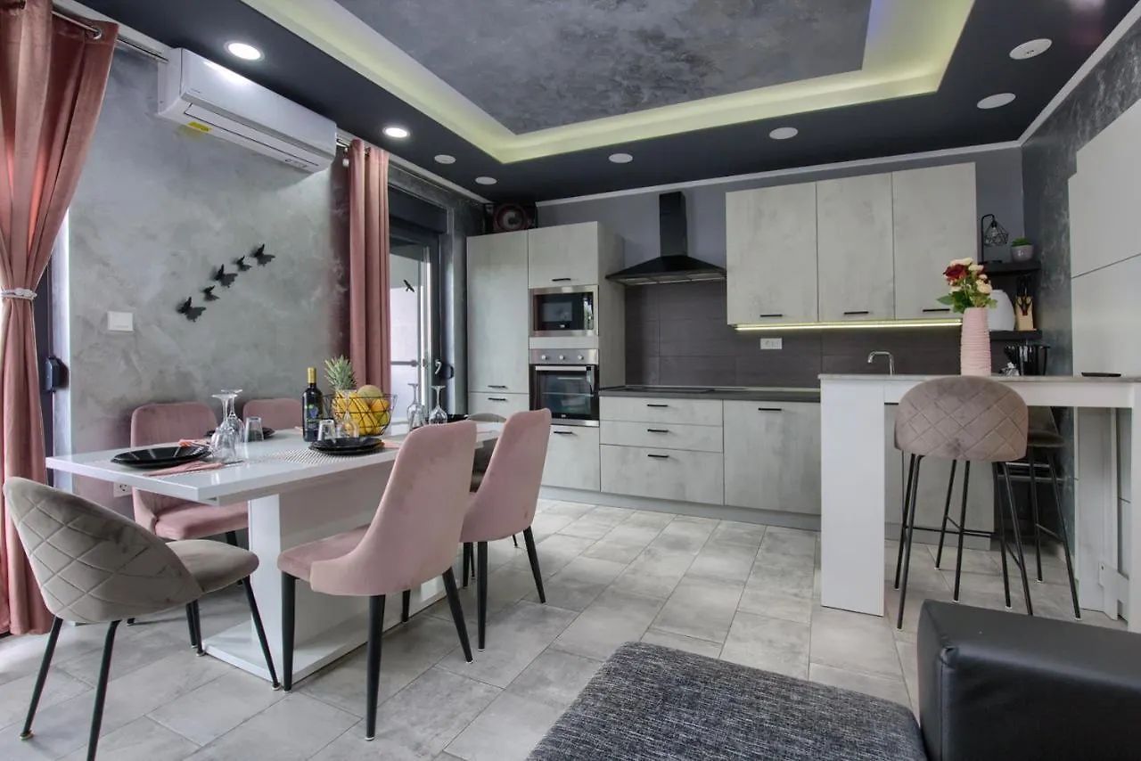 Luksuzni Apartmani Asi S Bazenom Fazana